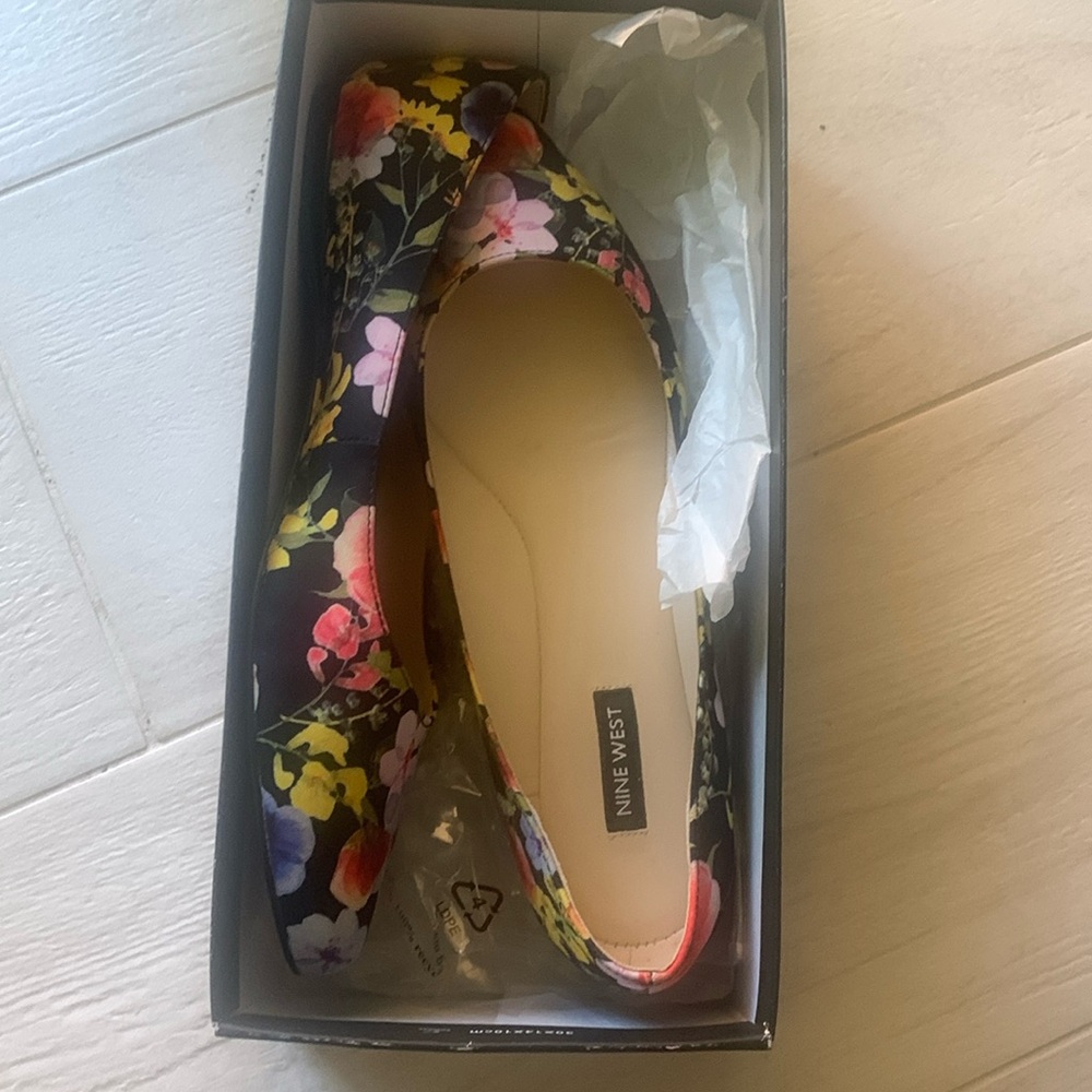 Nine West flats